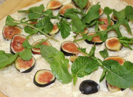 Grilled Fig & Goat Cheese Pizza